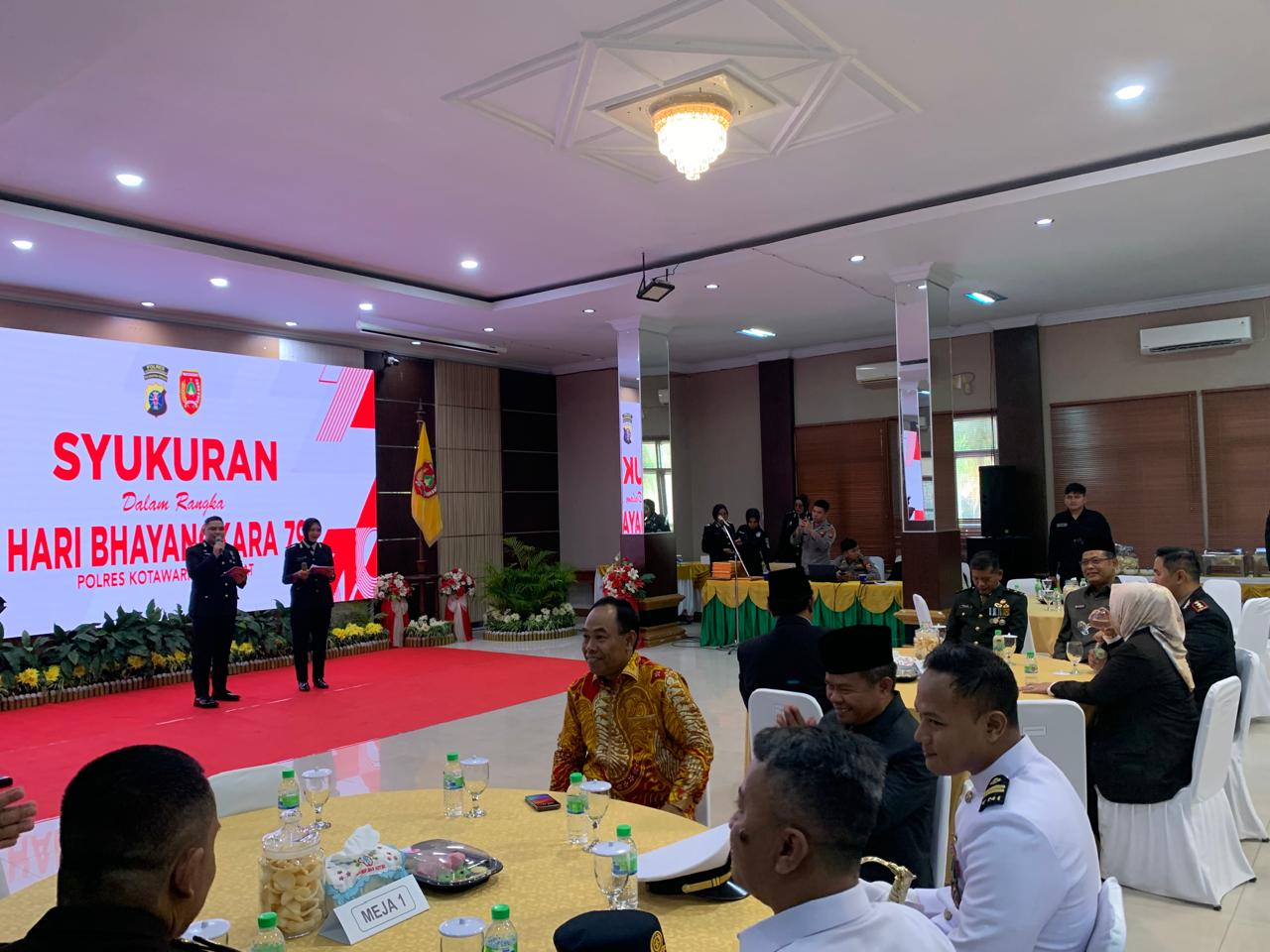 hari bhayangkara 11